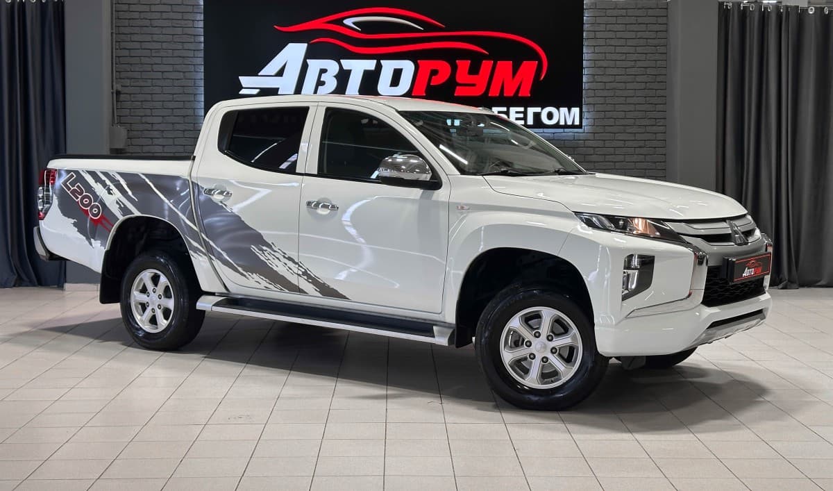 Mitsubishi L200 - 1