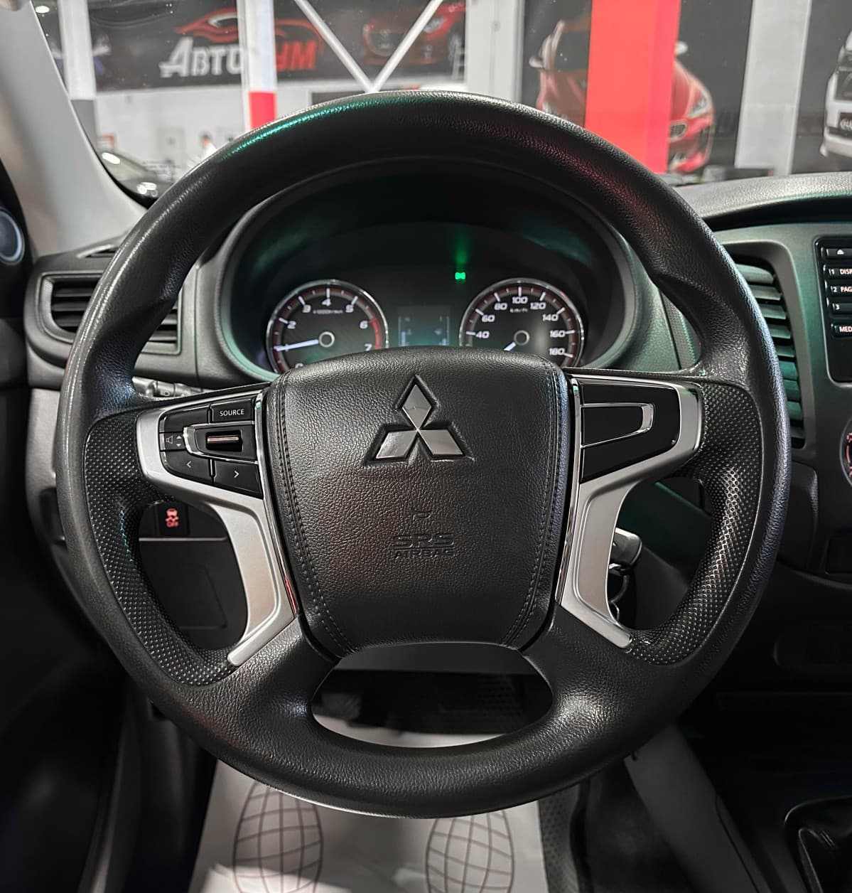 Mitsubishi L200 - фото 23