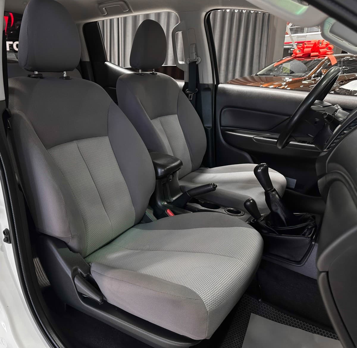 Mitsubishi L200 - фото 15