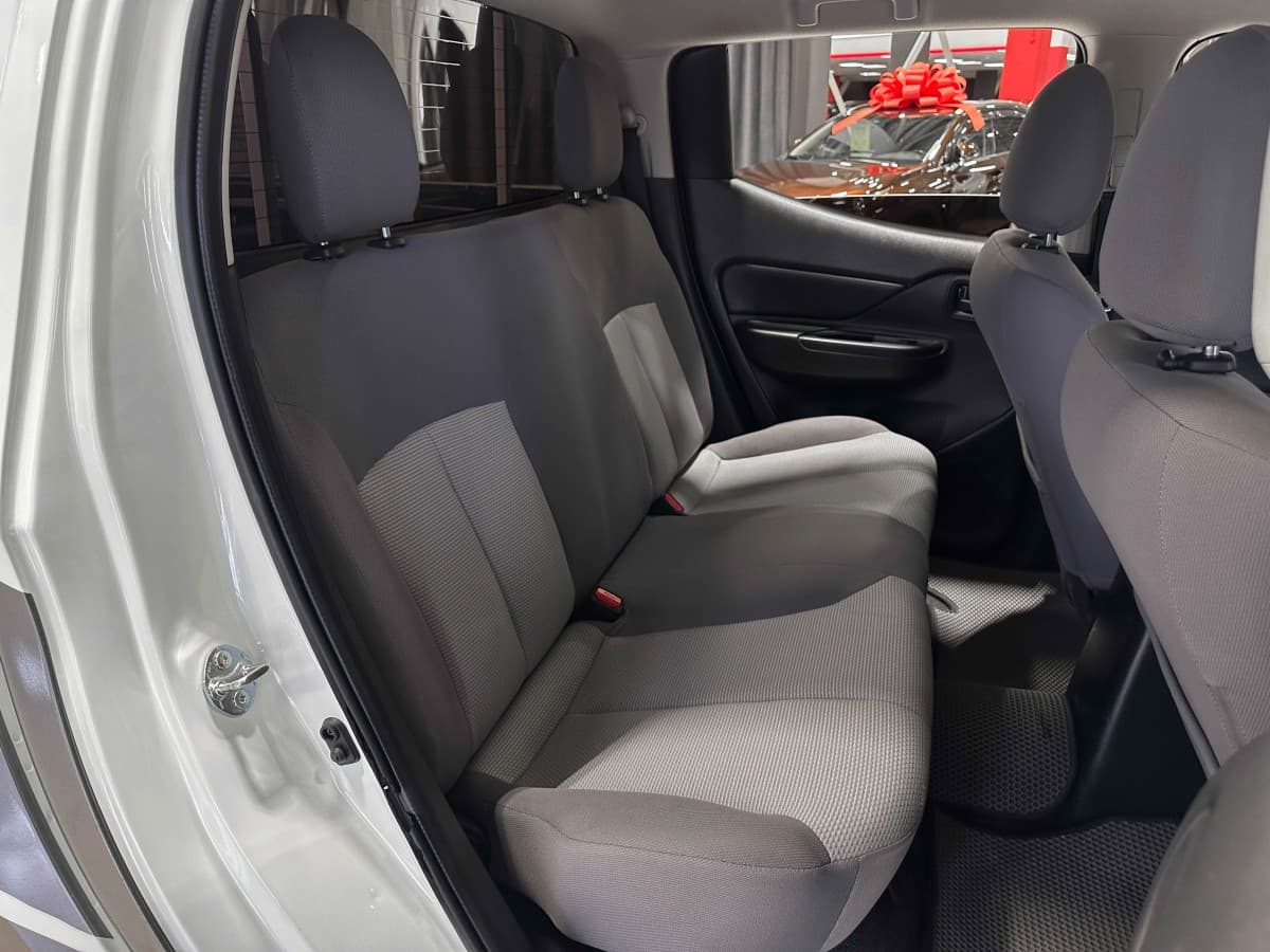 Mitsubishi L200 - фото 14