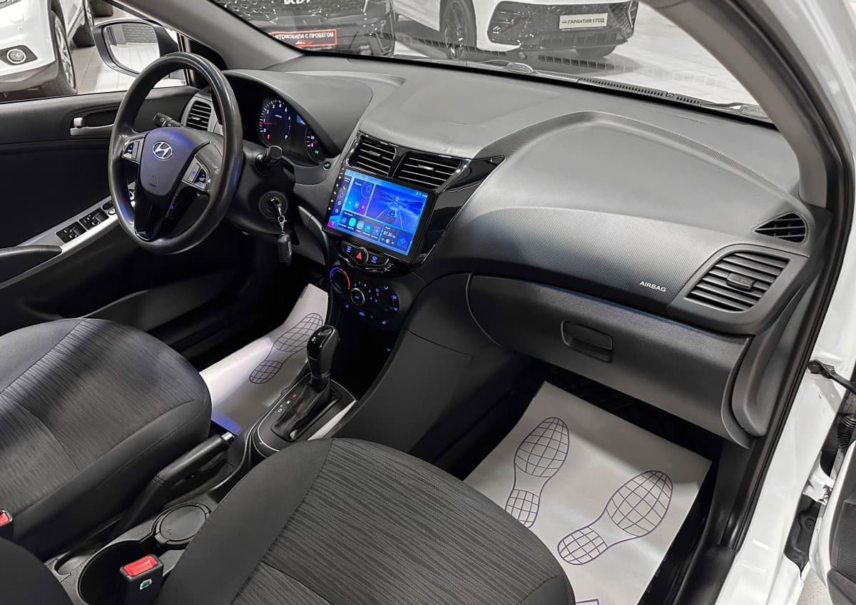 Hyundai Solaris - фото 16