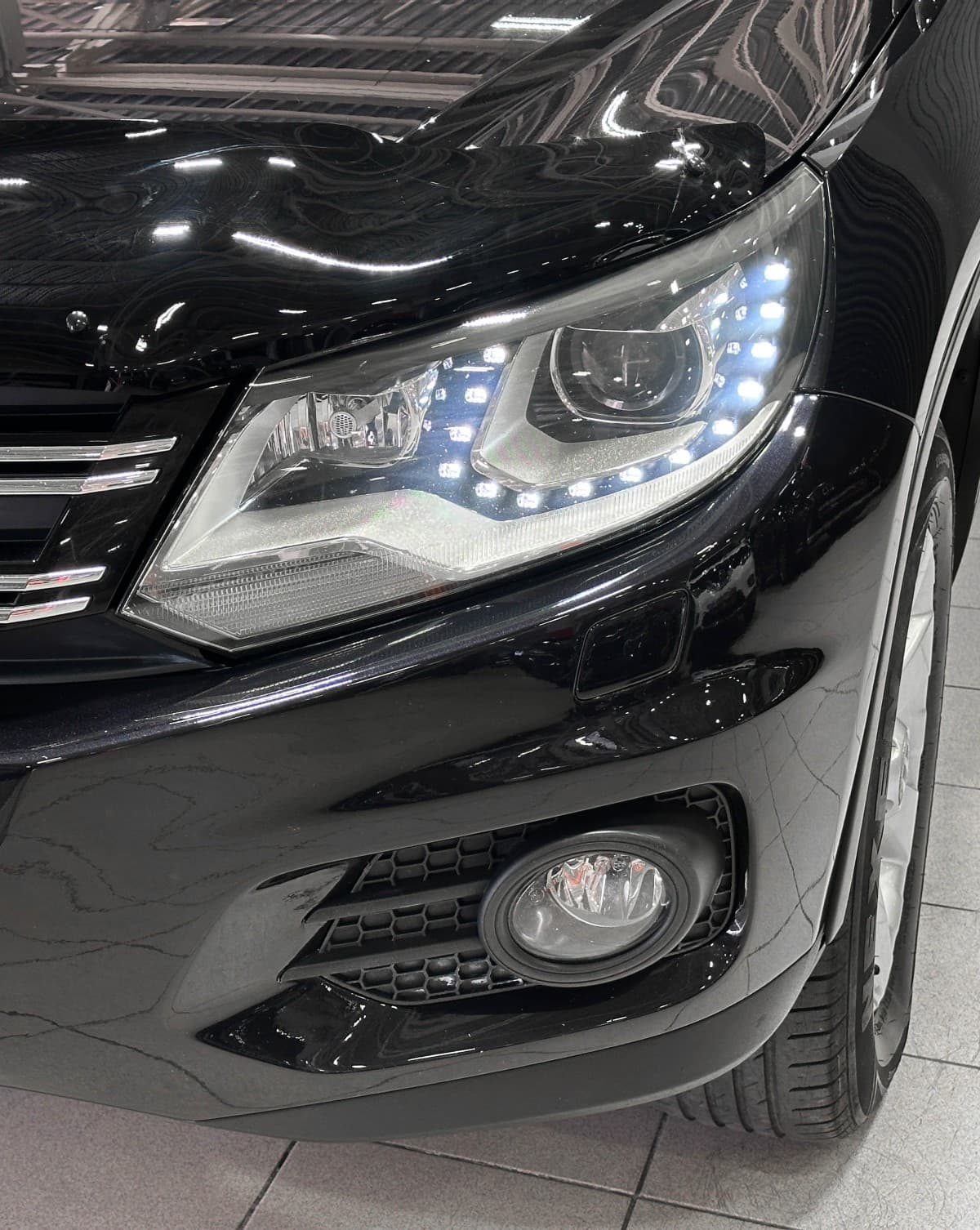Volkswagen Tiguan - 4