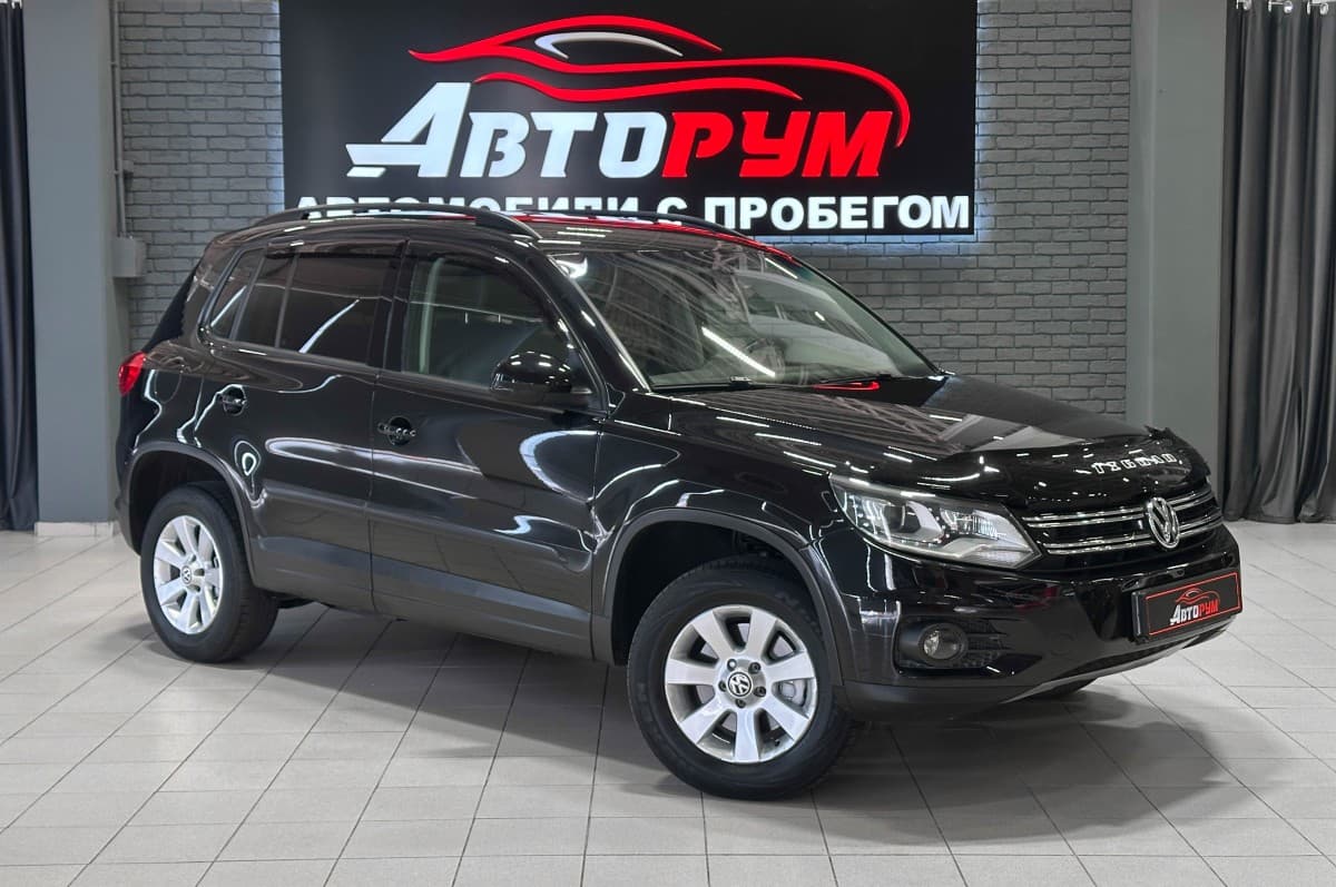 Volkswagen Tiguan - 1