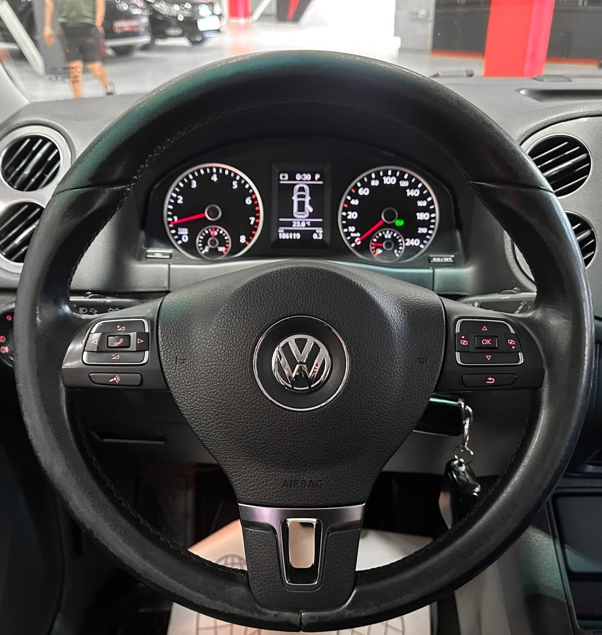 Volkswagen Tiguan - фото 26