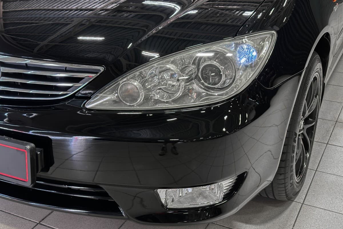 Toyota Camry - 4