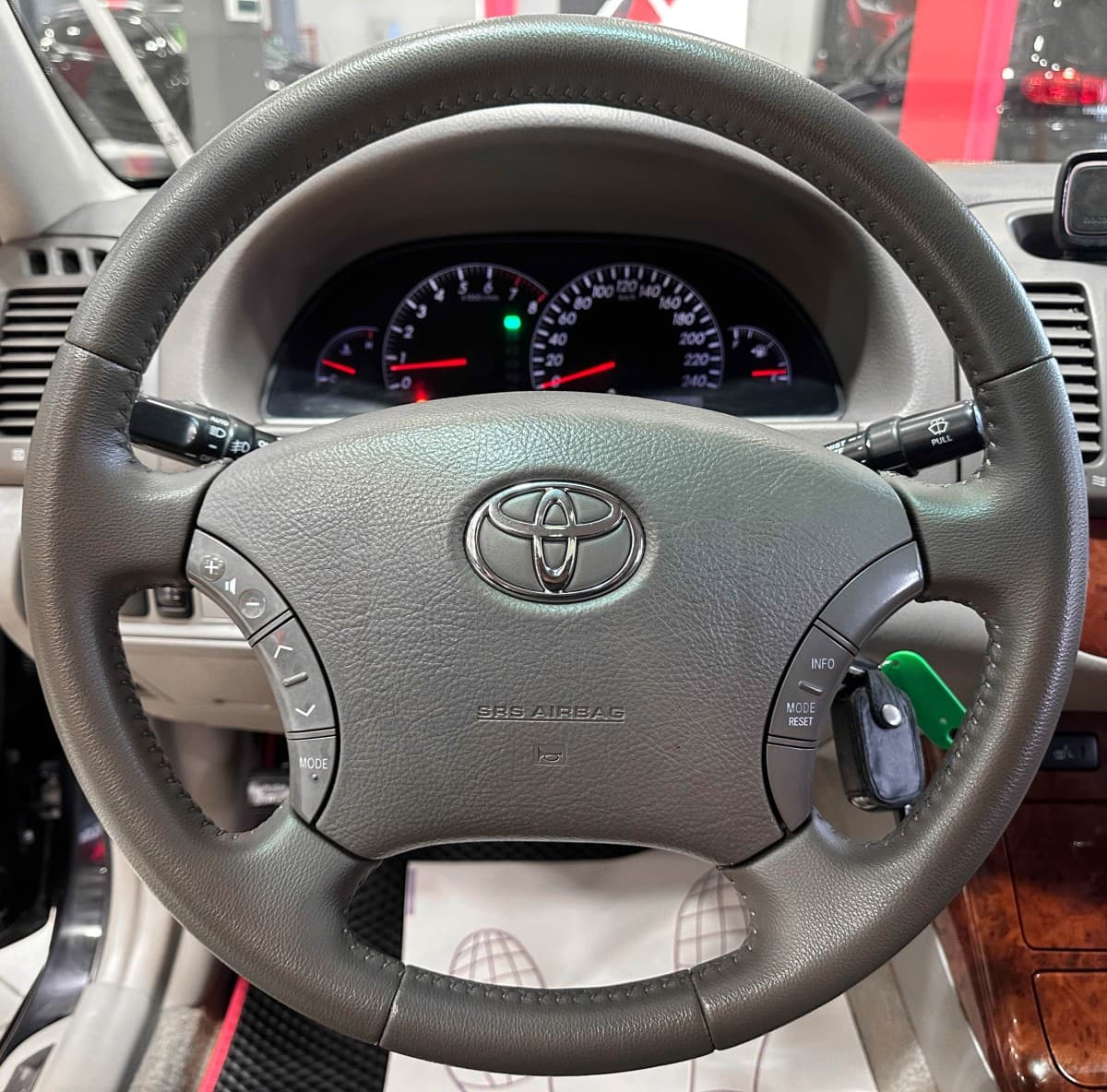 Toyota Camry - фото 24