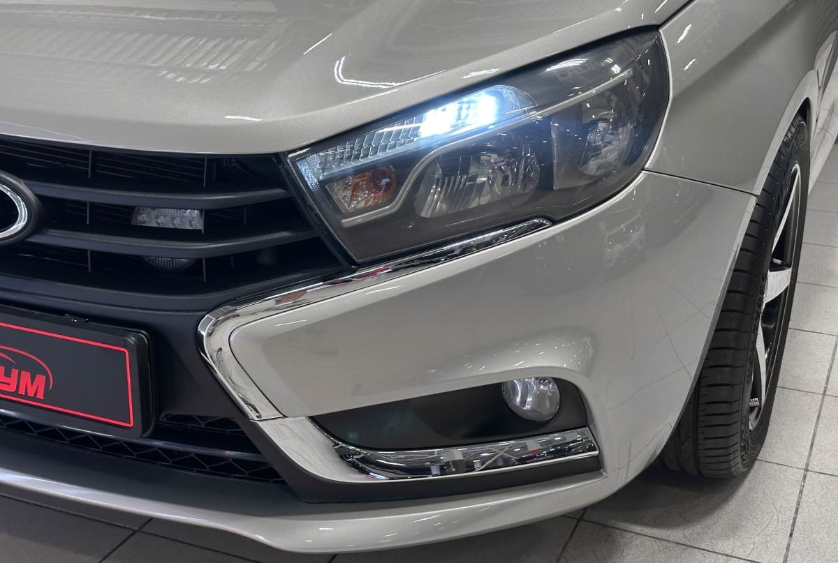 Lada GFL330 Lada Vesta - 4
