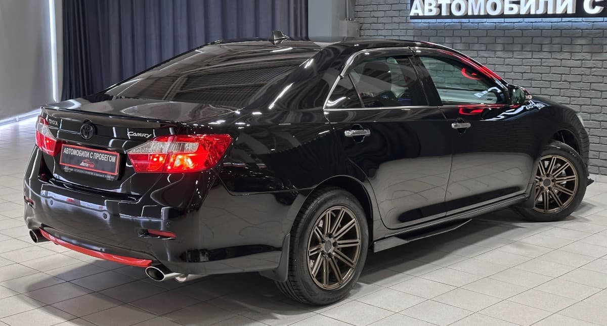 Toyota Camry - фото 6