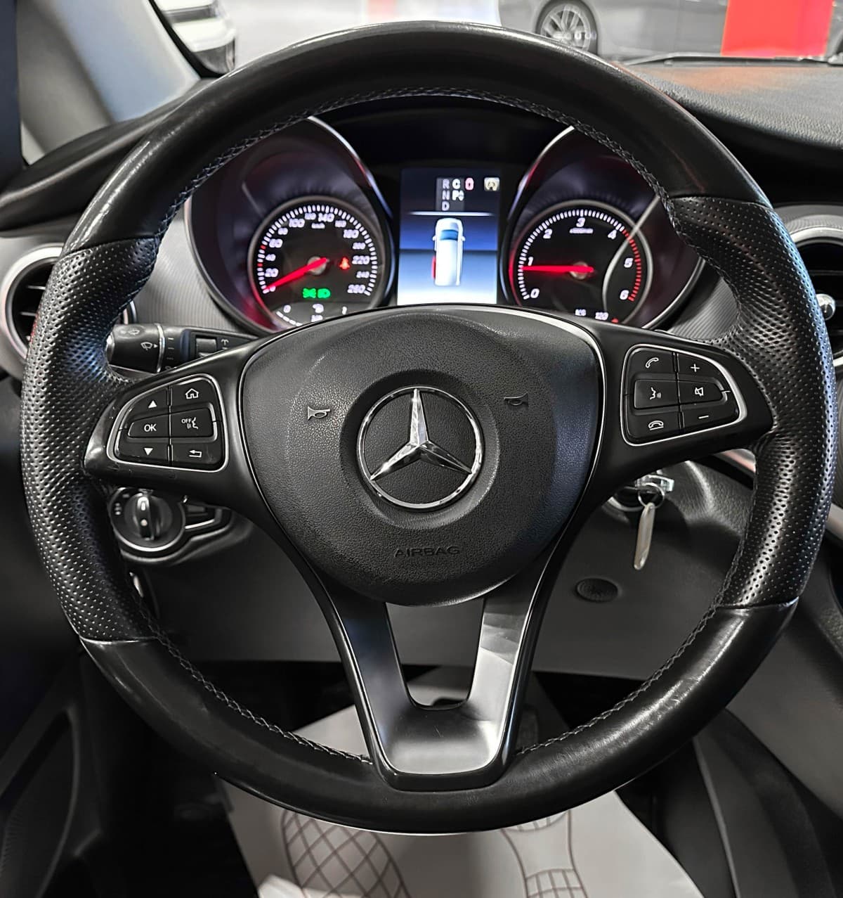 Mercedes-Benz V-Класс - фото 30