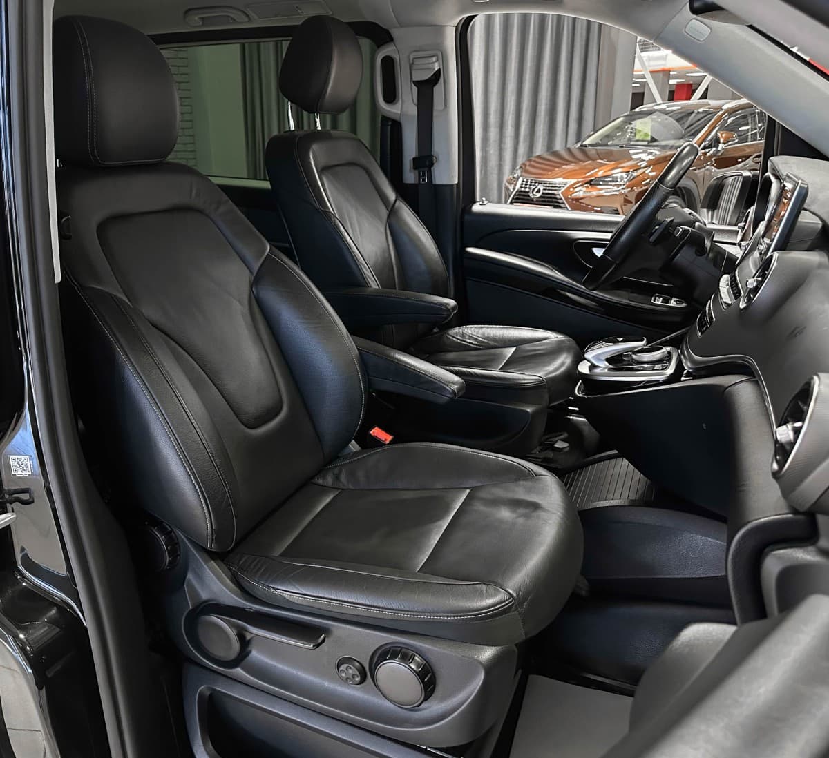 Mercedes-Benz V-Класс - фото 18