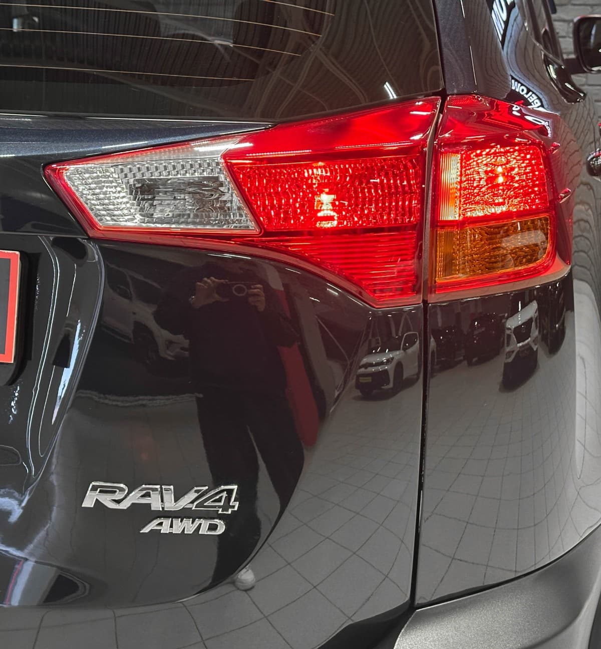 Toyota RAV4 - фото 8