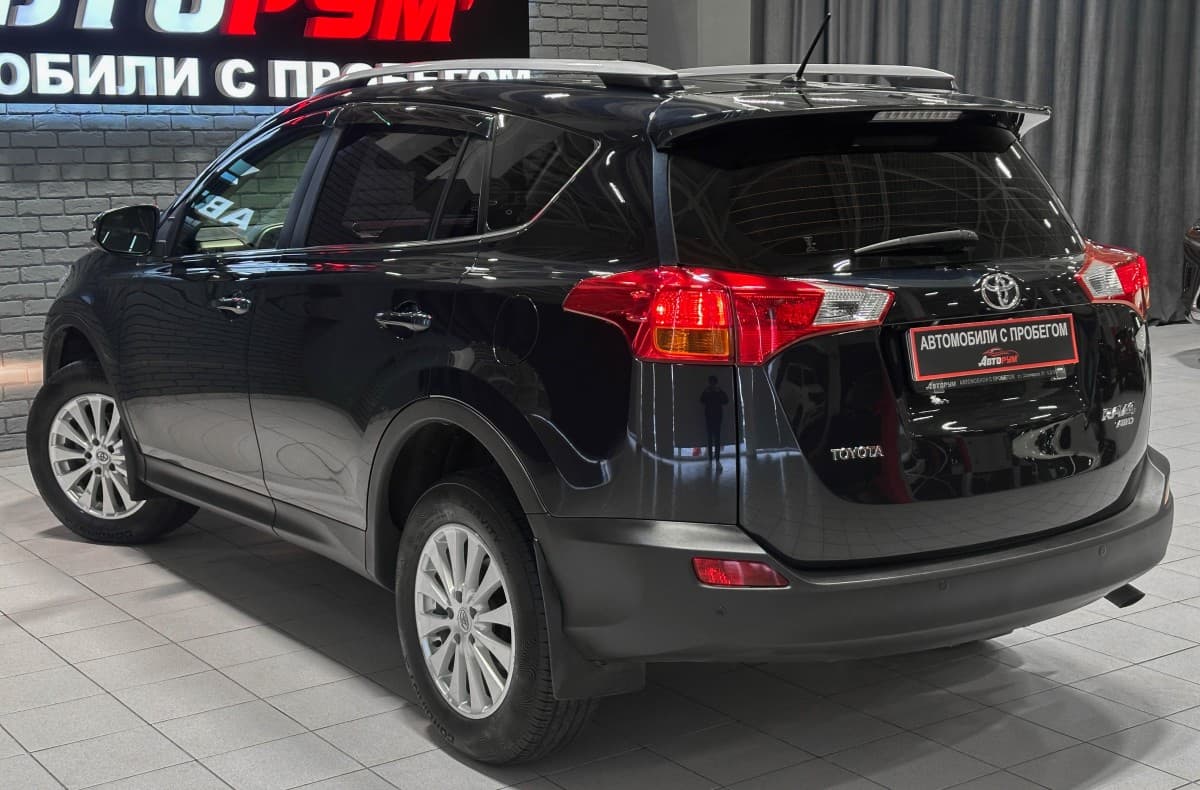 Toyota RAV4 - фото 9