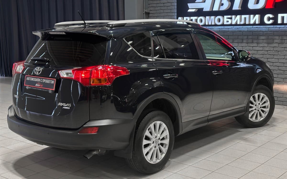Toyota RAV4 - фото 6