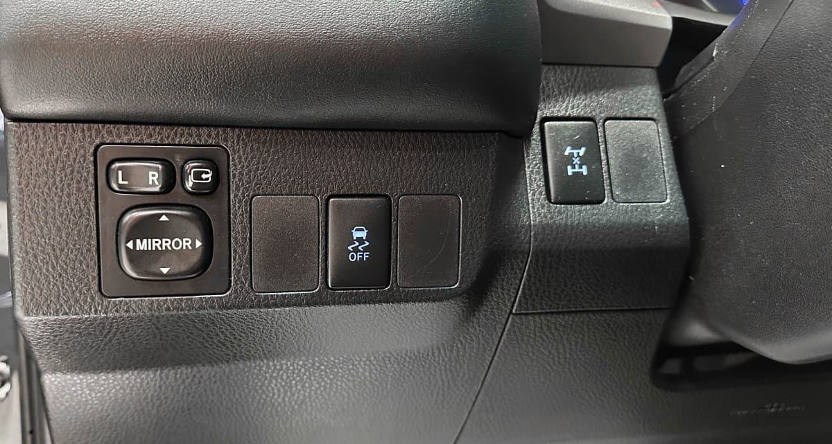 Toyota RAV4 - фото 17