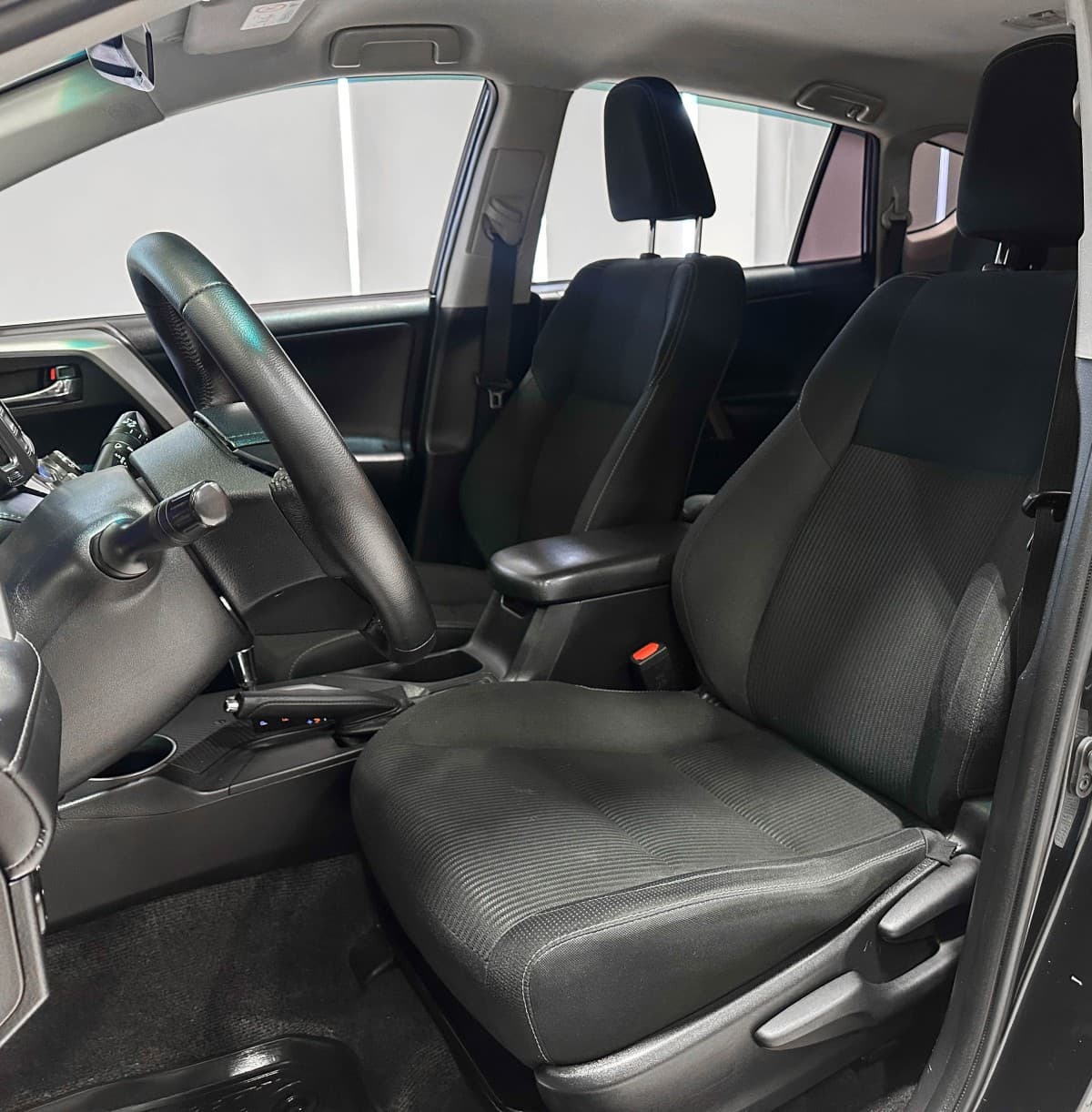 Toyota RAV4 - фото 11
