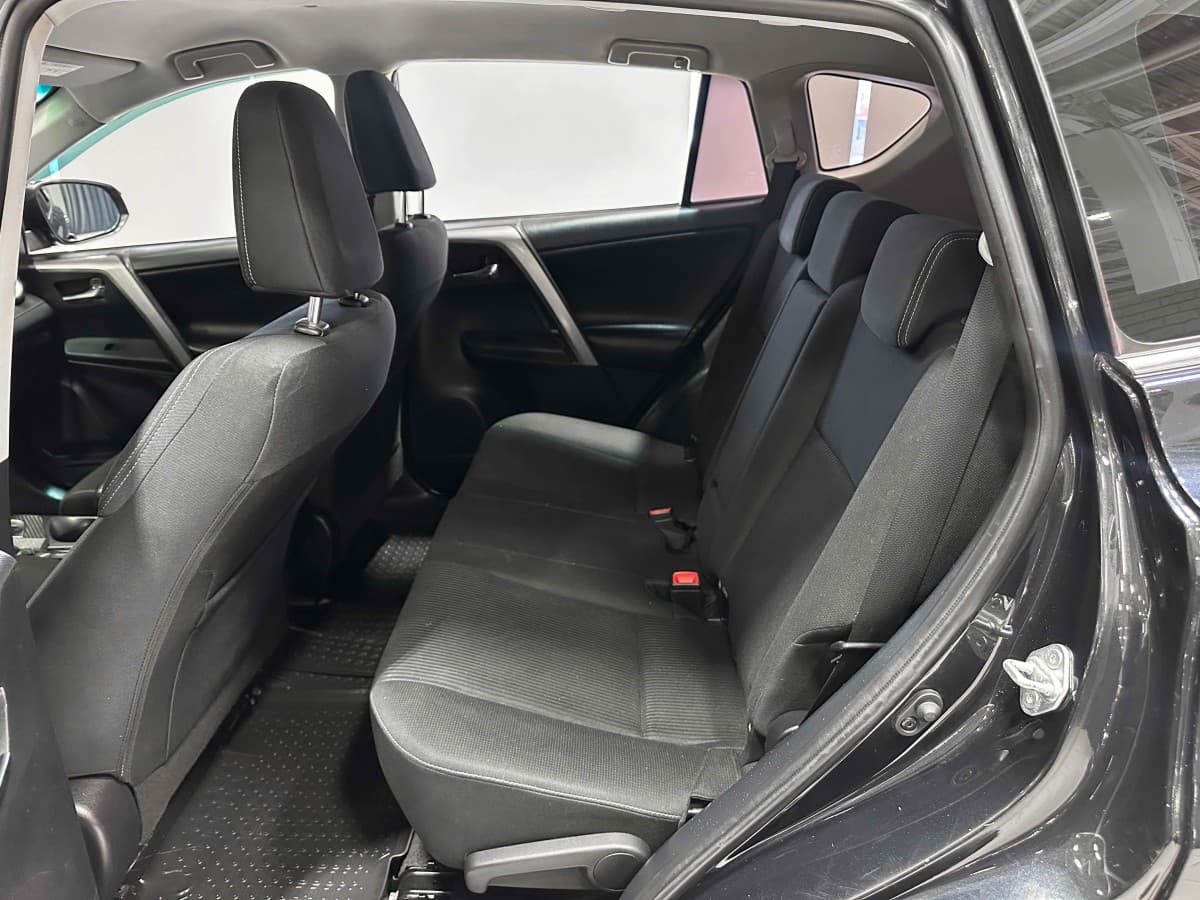 Toyota RAV4 - фото 12