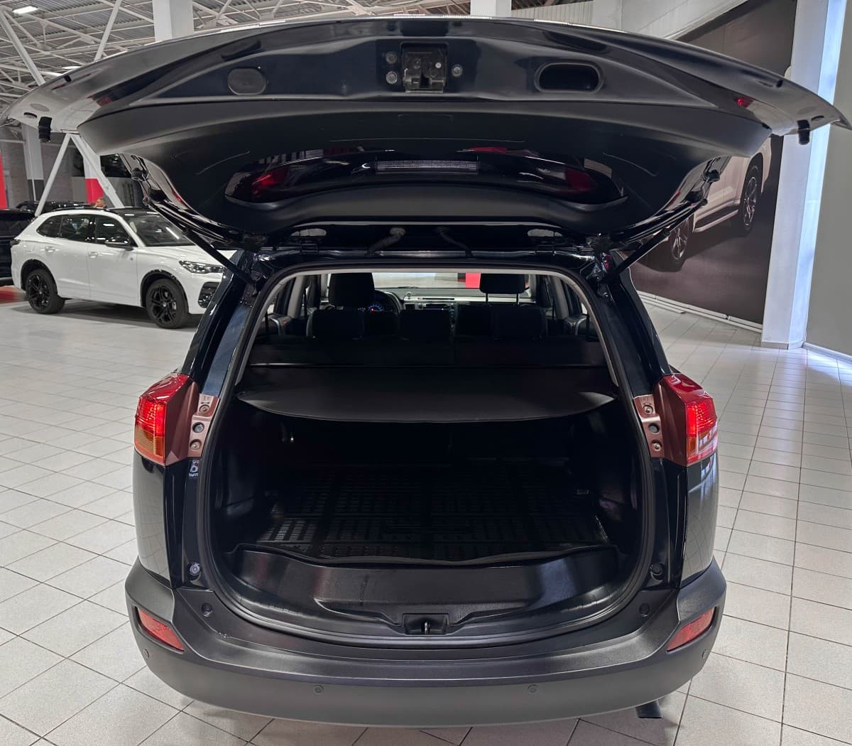 Toyota RAV4 - фото 13