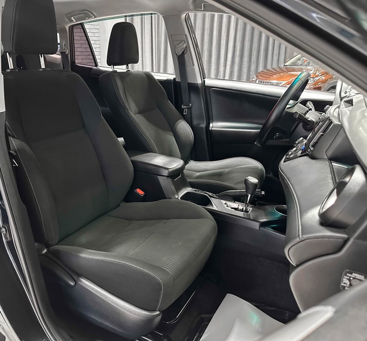 Toyota RAV4 - фото 15