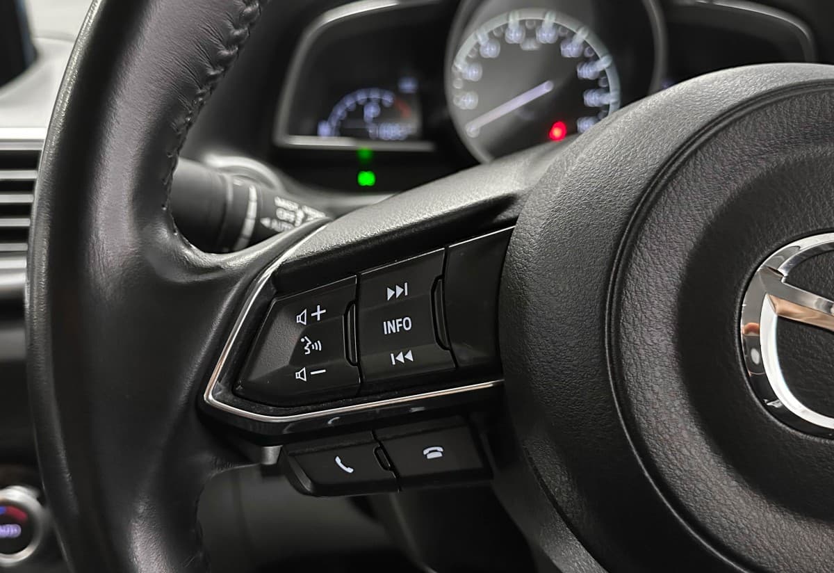 Mazda Axela - фото 20