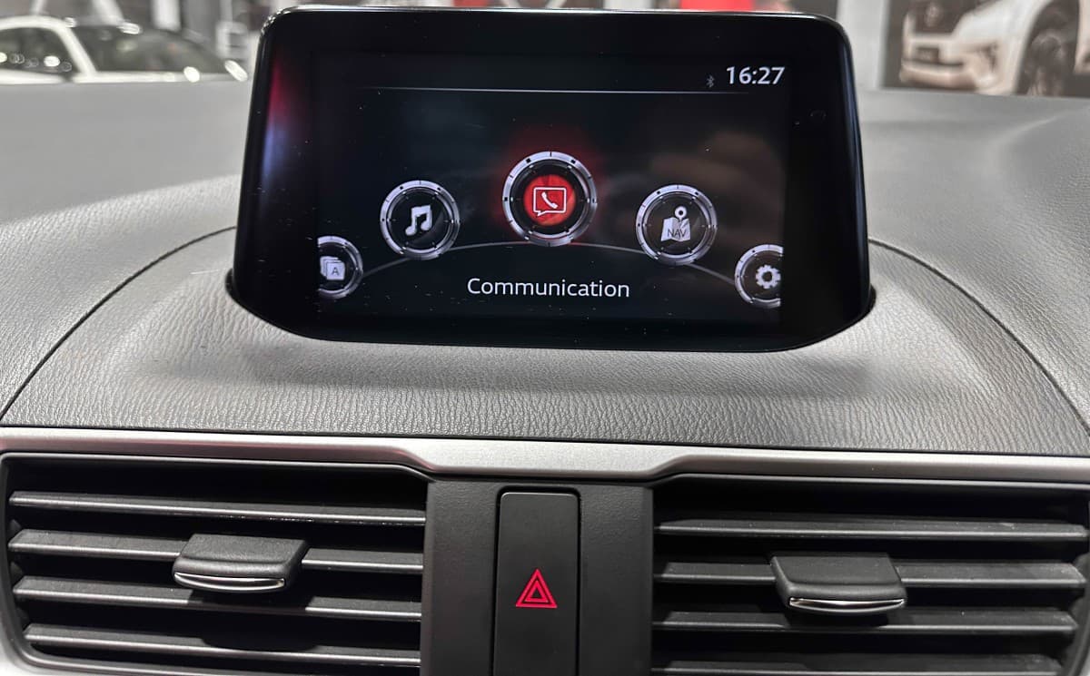Mazda Axela - фото 23