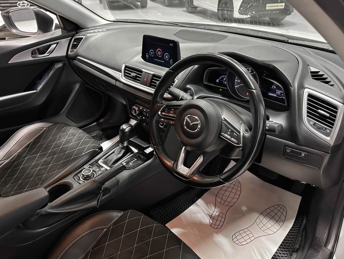 Mazda Axela - фото 10