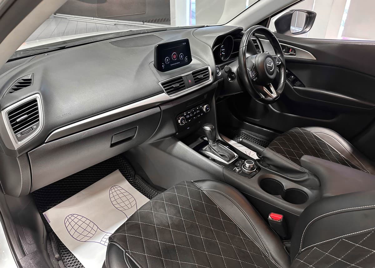 Mazda Axela - фото 16