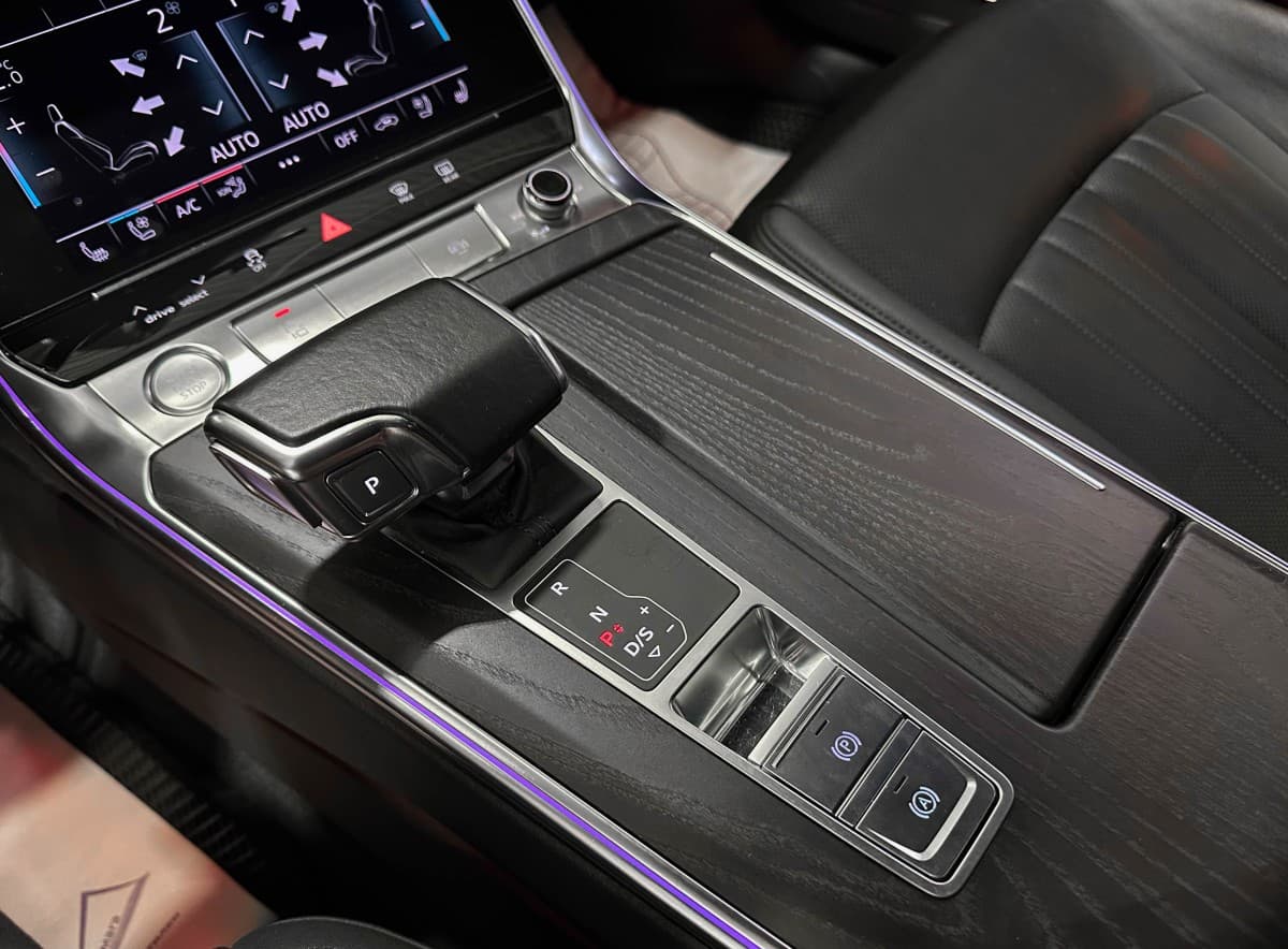 Audi A6 - фото 28