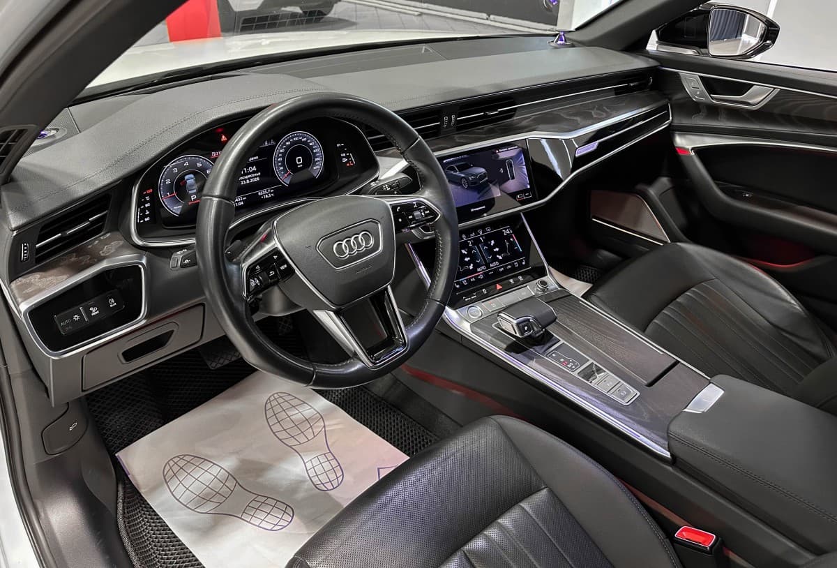 Audi A6 - фото 12