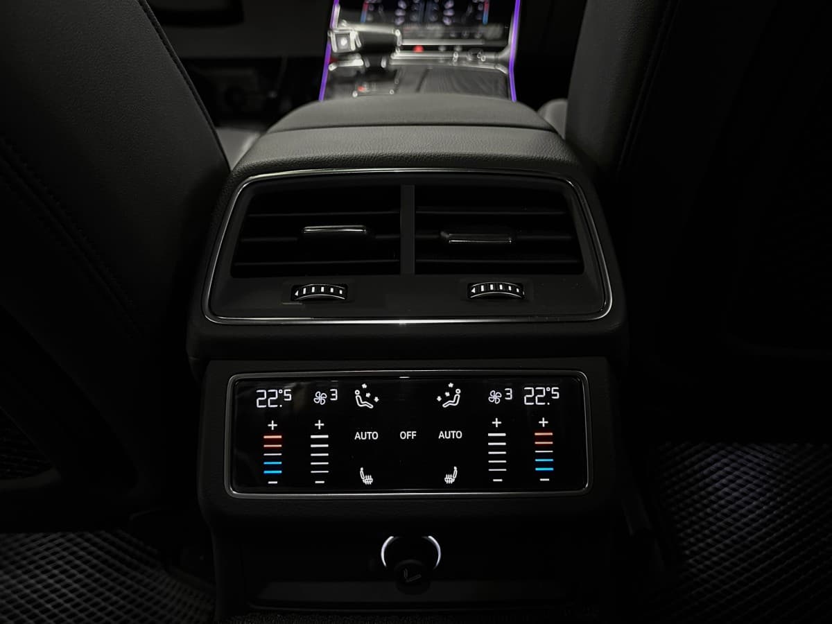 Audi A6 - фото 30