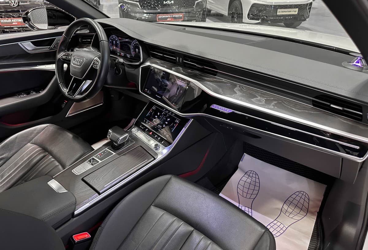 Audi A6 - фото 19