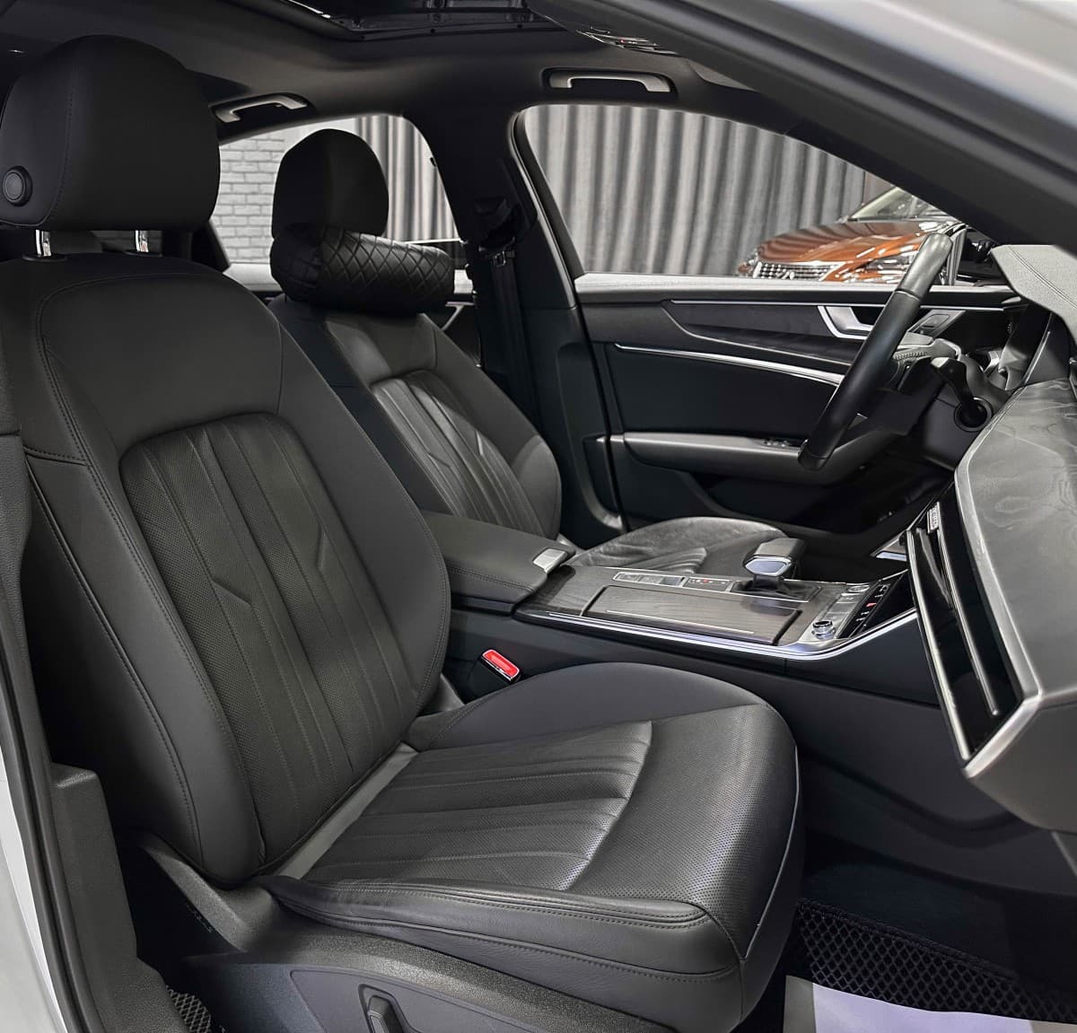 Audi A6 - фото 18