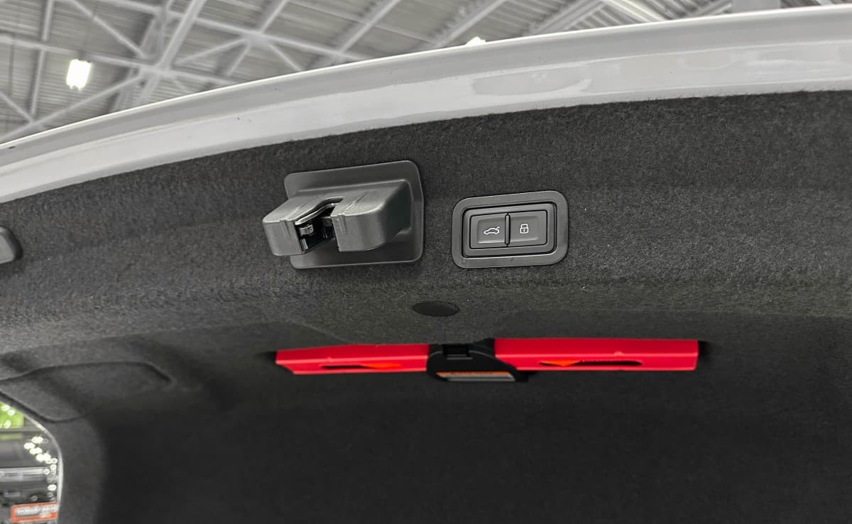 Audi A6 - фото 16