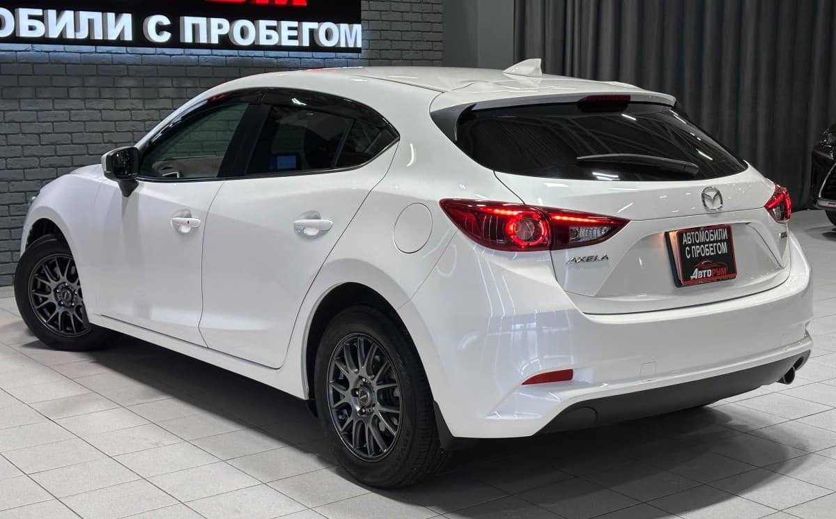 Mazda Axela - фото 9