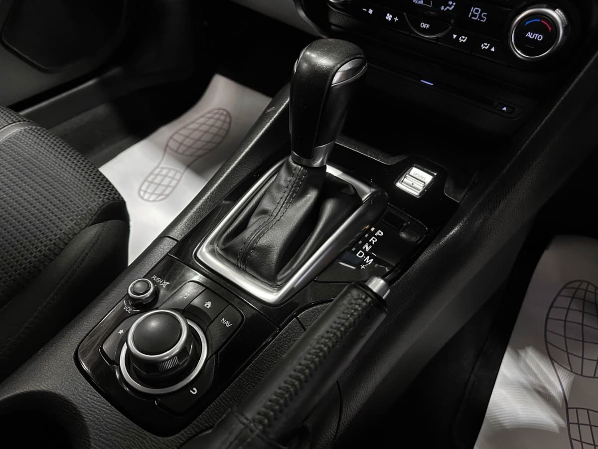 Mazda Axela - фото 24