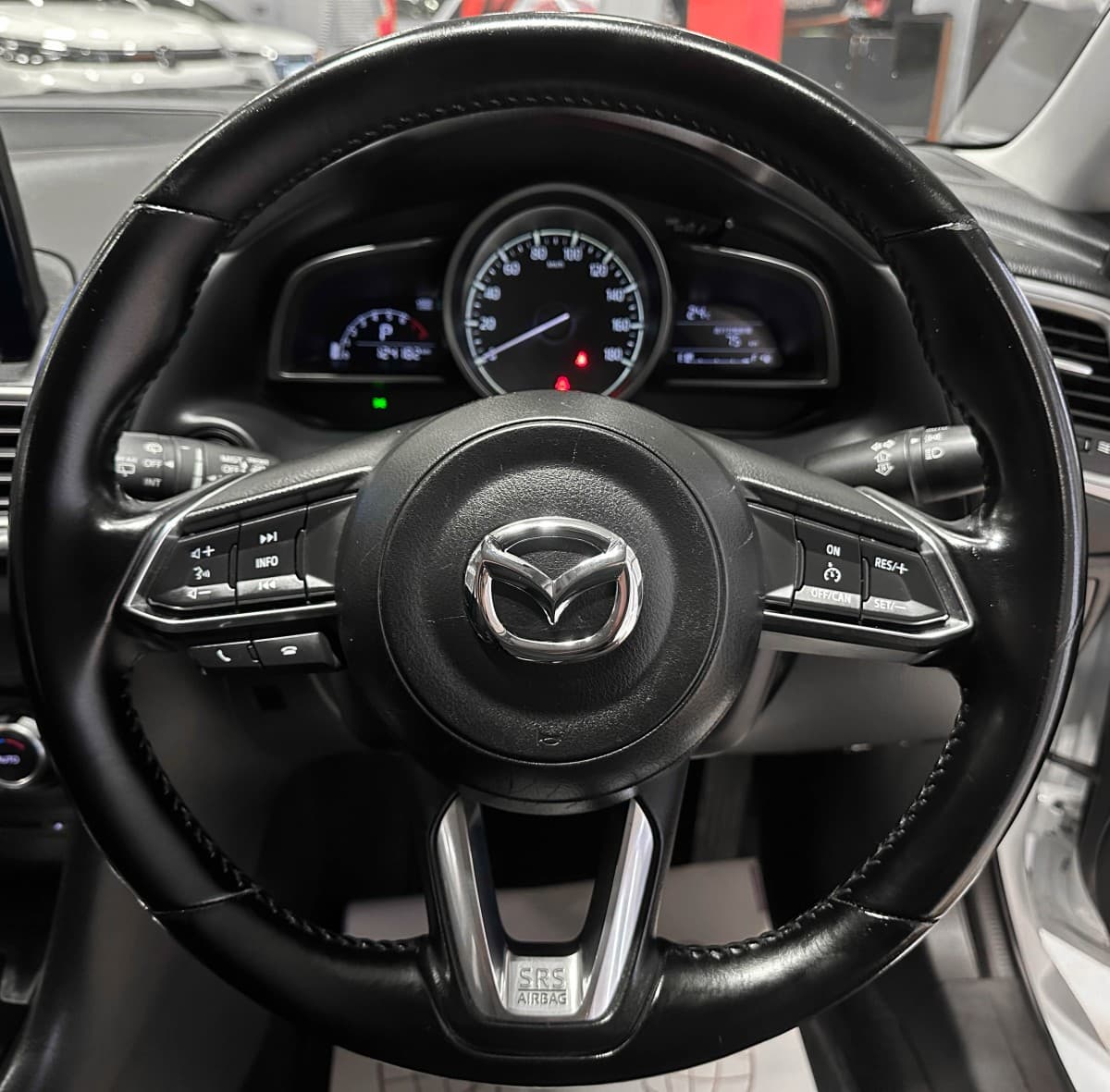 Mazda Axela - фото 25