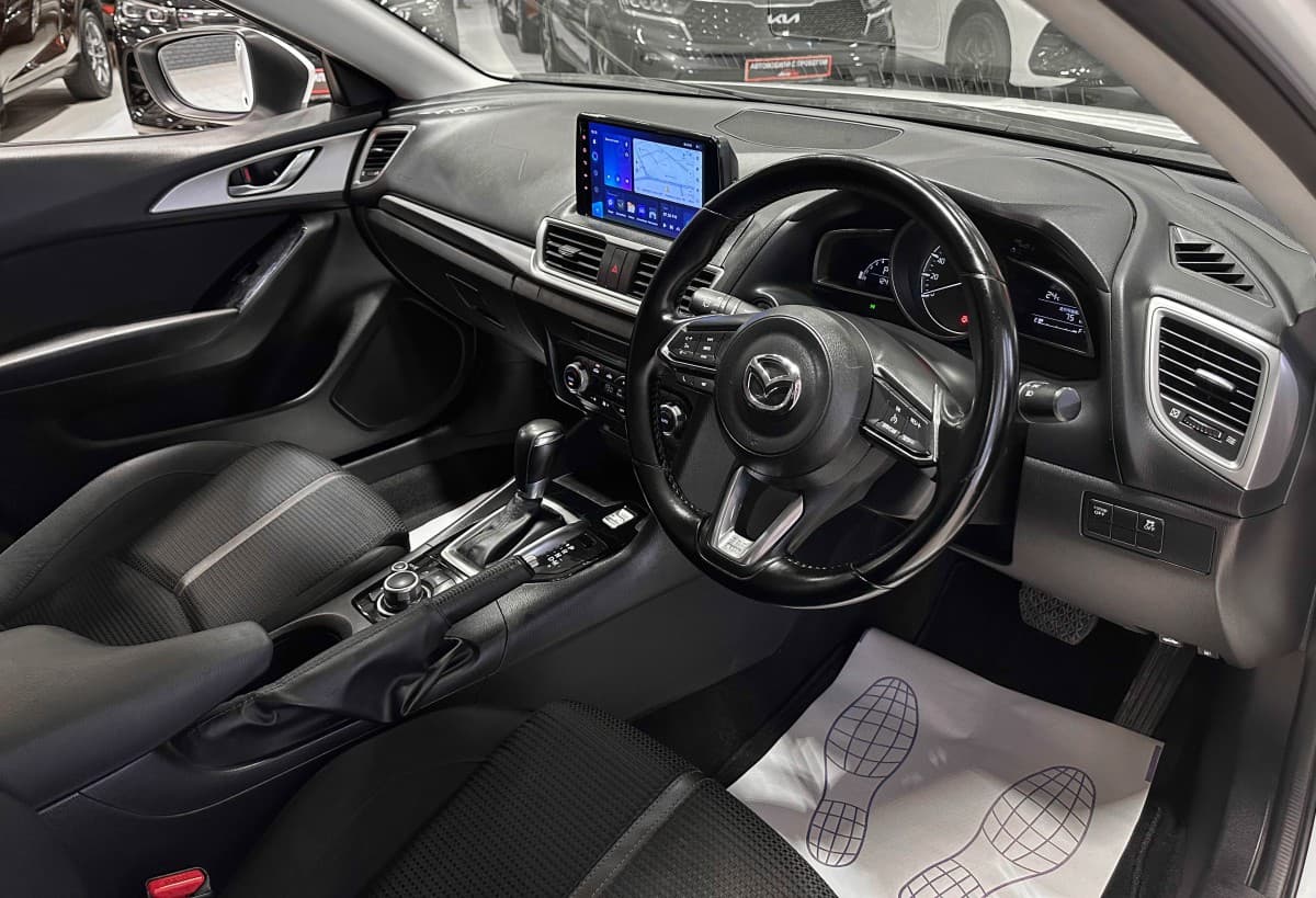 Mazda Axela - фото 10