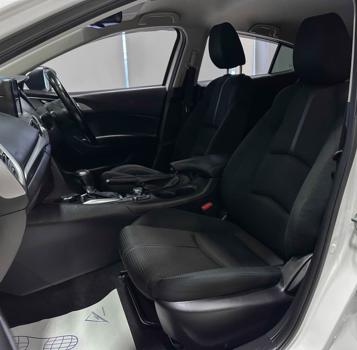 Mazda Axela - фото 15