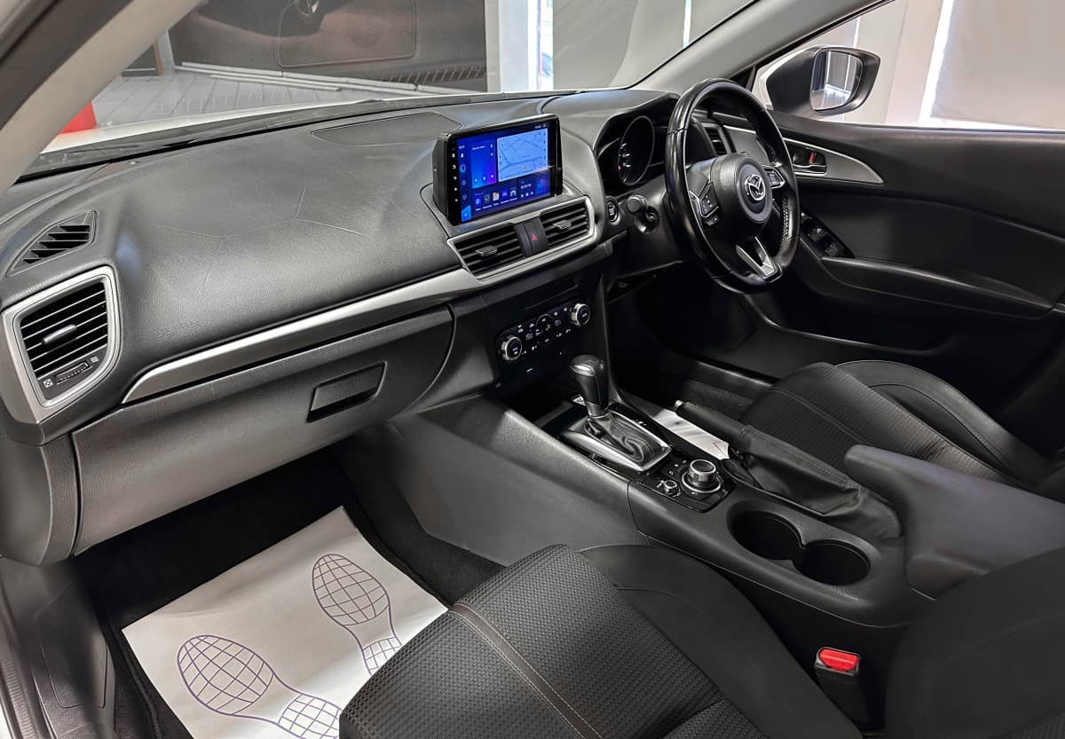 Mazda Axela - фото 16
