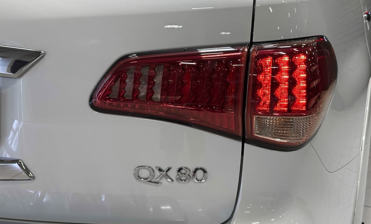 Infiniti QX80 - фото 8