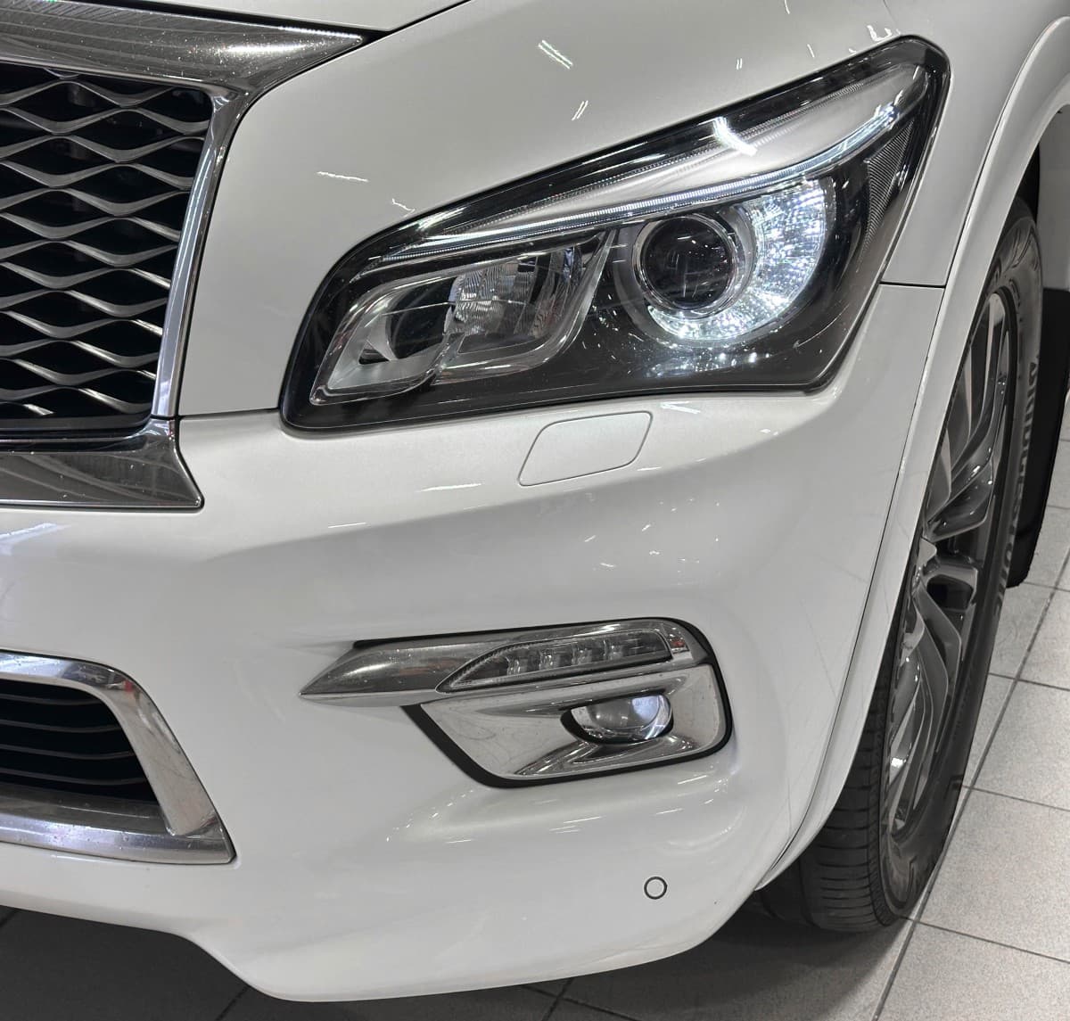Infiniti QX80 - 4