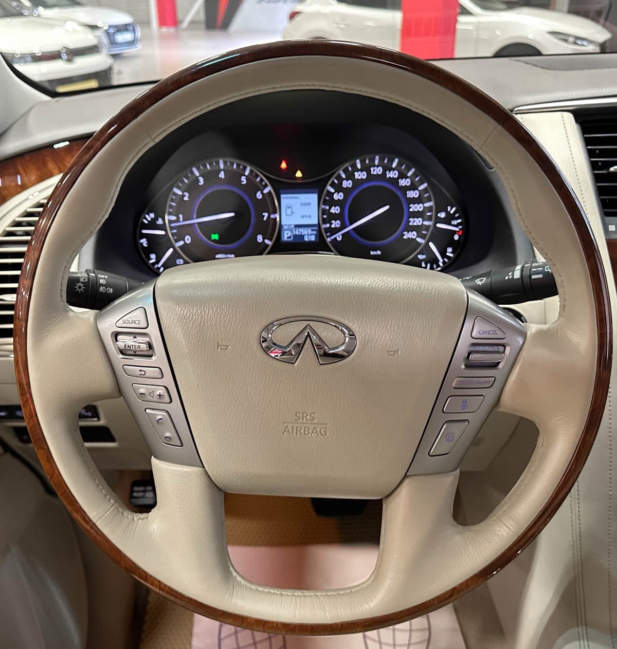 Infiniti QX80 - фото 33
