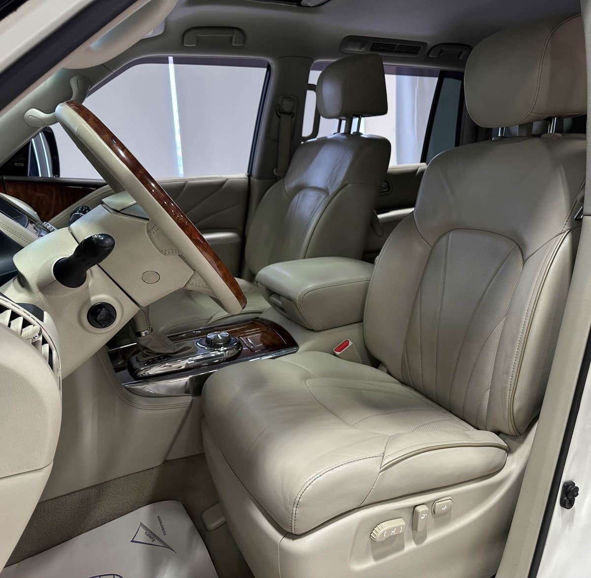 Infiniti QX80 - фото 13
