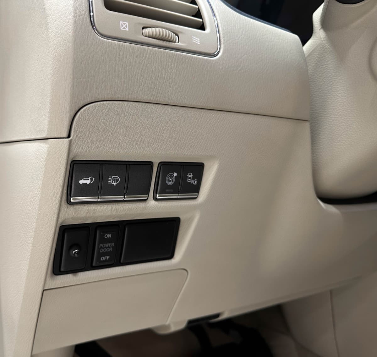 Infiniti QX80 - фото 22