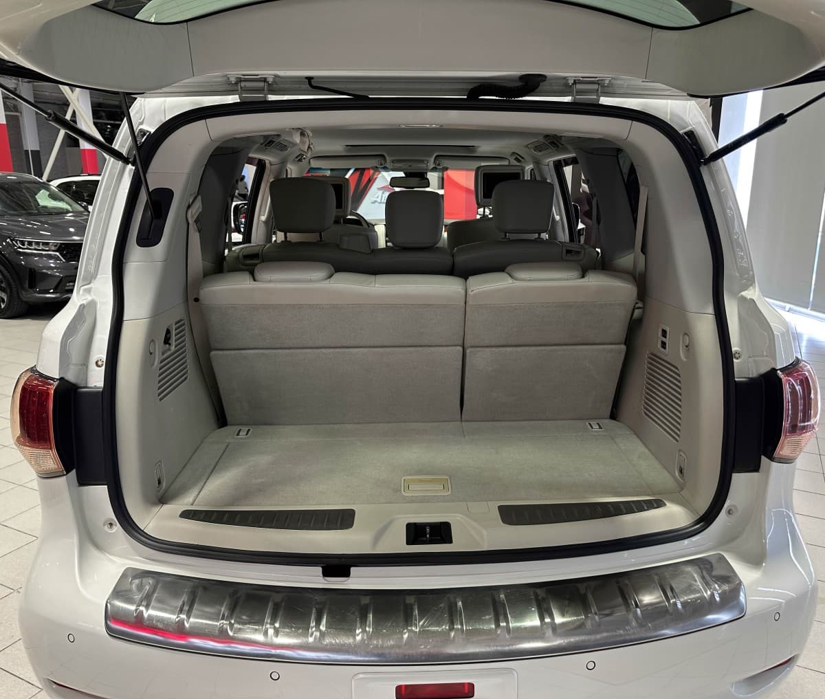 Infiniti QX80 - фото 16