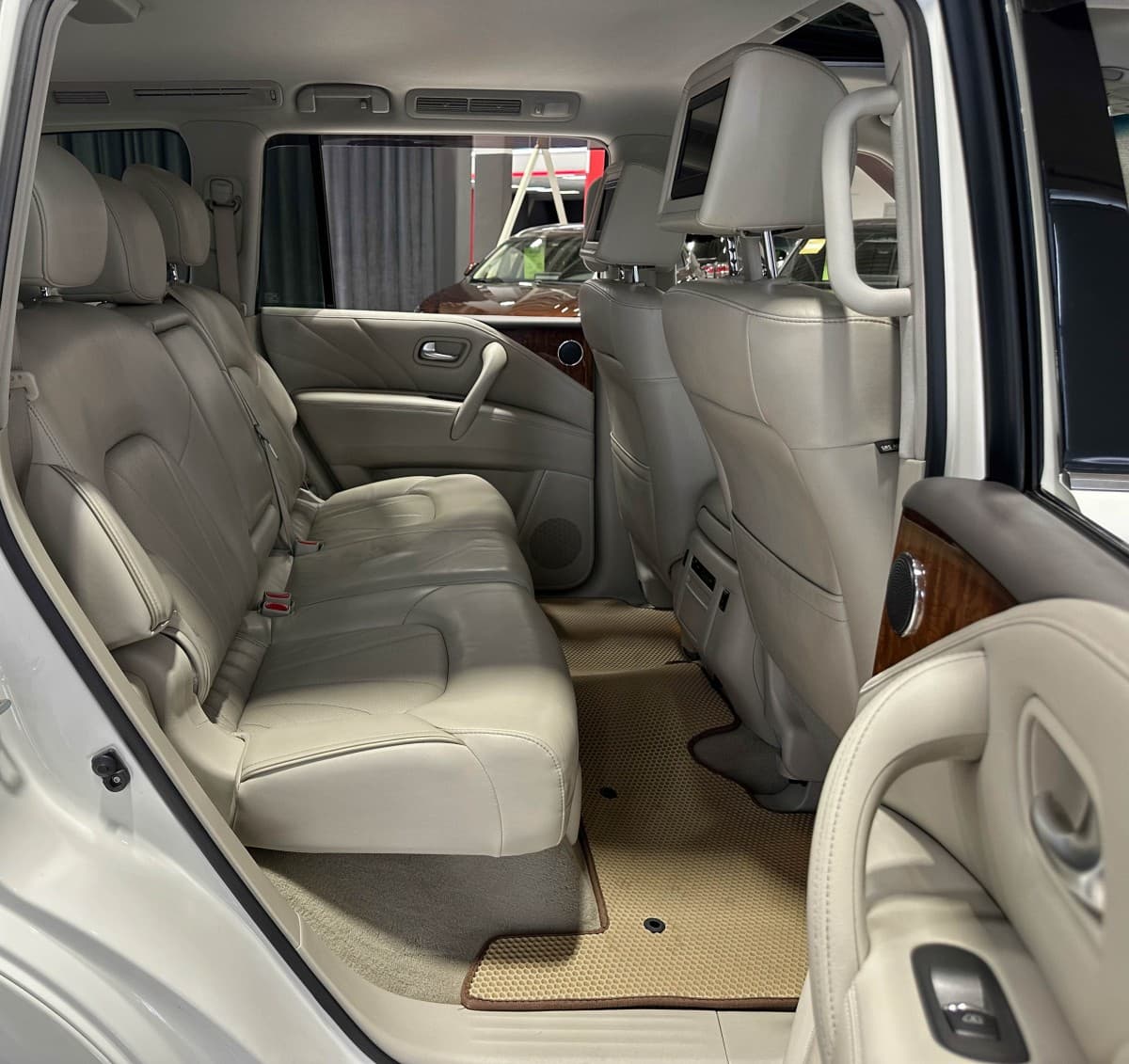Infiniti QX80 - фото 18