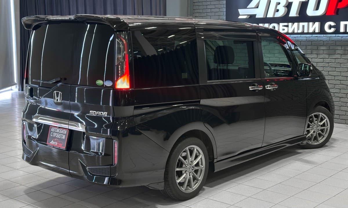 Honda Stepwgn SPADA - фото 6
