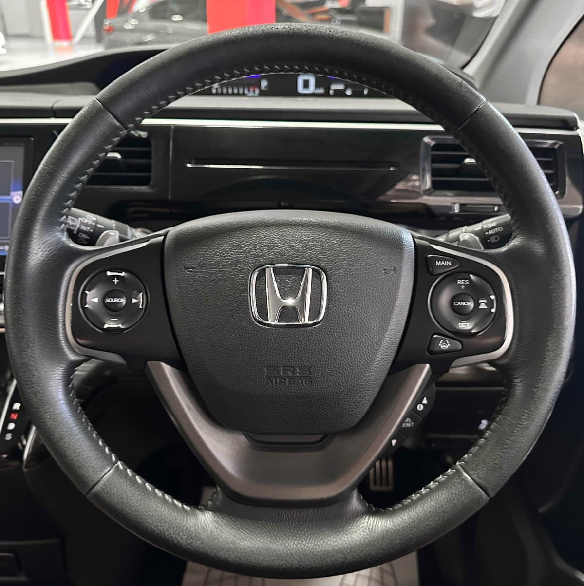 Honda Stepwgn SPADA - фото 27