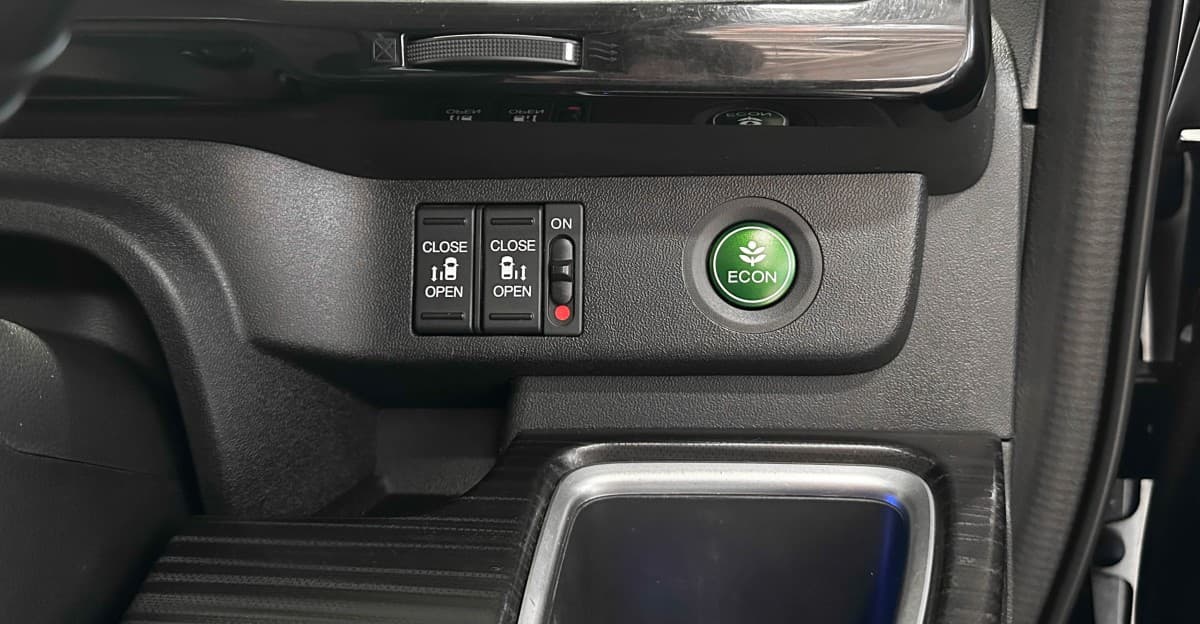 Honda Stepwgn SPADA - фото 20