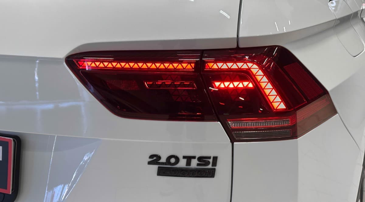 Volkswagen Tiguan - фото 8