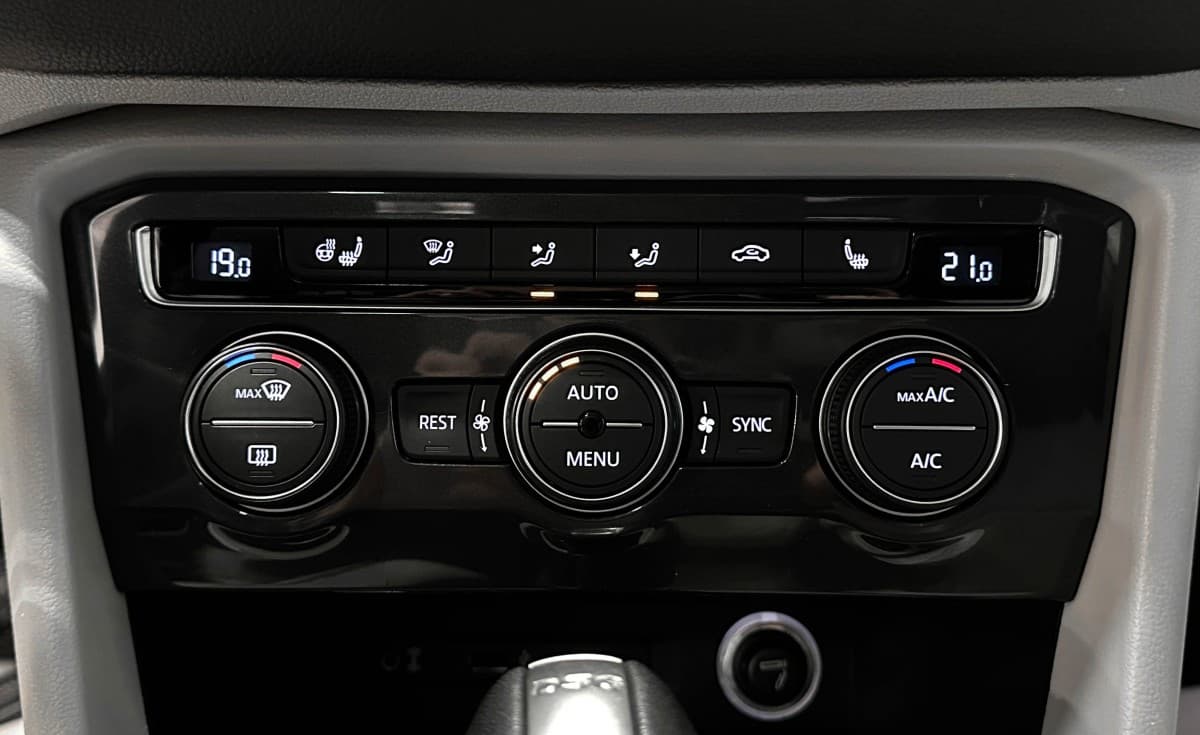 Volkswagen Tiguan - фото 25